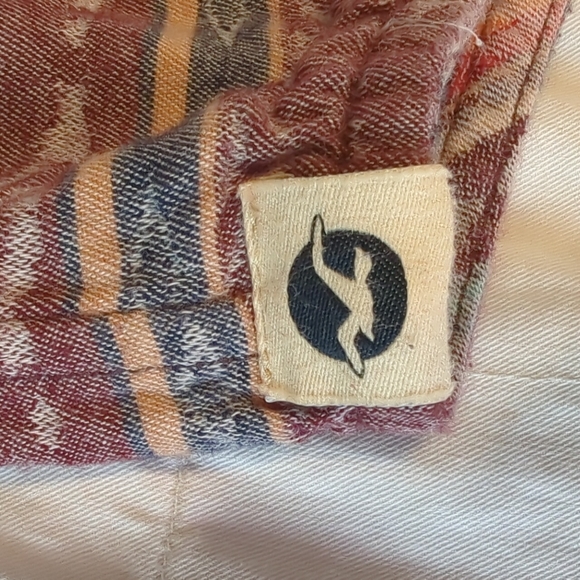 Reversible Hollister Button Up Patterned Tshirt - Small - Picture 7 of 13